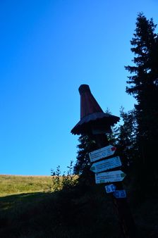Vyšné Šiprúnske sedlo 1385m, rázcestník