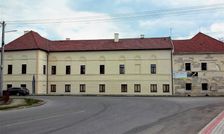 Kaštieľ v Ostraticiach