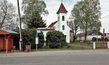 Kaplnka v Ostraticiach