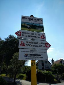 Cyklistický rázcestník Mníchova Lehota