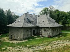 Stará kamenná škola