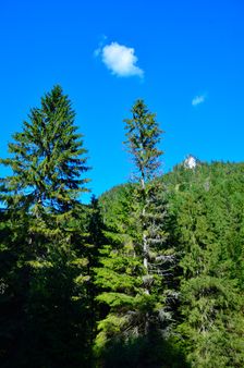 Prostredný Selenecký zub