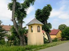 kaplička /kaplna-v: Bzová