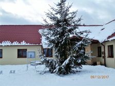  Centrum kopaničiarskej obce Žítková,budova obecného úradu.