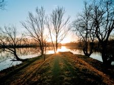 Zátoka na Kočkovskom/Dubnickom kanáli /Váh/  