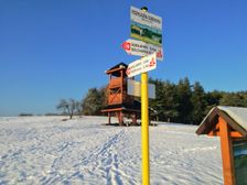 Rozhľadňa Dúbravka nad obcou Soblahov.