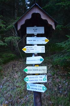 Na Jame 866m, rázcestník