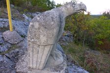 Hundsheimer Berg, monument