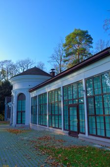 Mošovský park, klasicistický pavilón (1800)