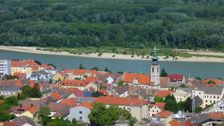 Hainburg, Schloßberg, view to Hainburg & NP Donauauen