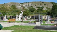 Hundsheim, cemetery, view to Hundsheimer Berg