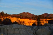 Dolomitový lom JIVA-TRADE Rakša s.r.o., západ slnka
