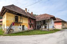 Uhrovské podhradie