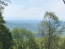 Pohľad spod vrchu Skorý na západ