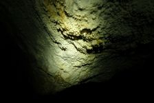 v jaskyni Kamenné Mlieko