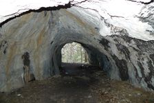 v jaskyni Kamenné Mlieko