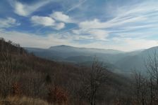 pohľad na Zlatú baňu nad ktorou je vysielač Dubník