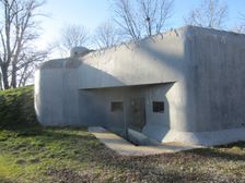 Bunker Lány