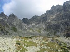 Zlomisková dolina na vých.Železnú bránu