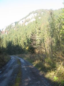 Skaly Vraženej 1185 m-v Klačianskej doline 