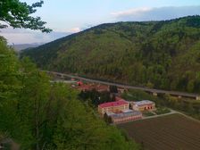 Vyhlad na sever od besiedky v Oravskom Podzamku - cesta R3