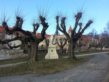 Kaplnka pri zamku - Uhercice