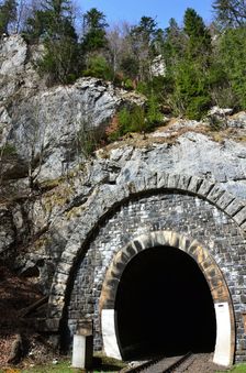 Železničná trať č.170, Čremošniansky tunel, Bystrický portál