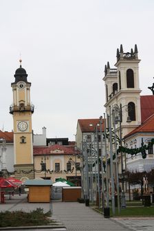 Sikma veza, Namestie SNP, Banska Bystrica, public square